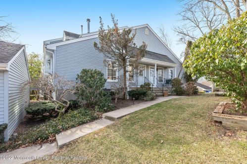 14 Chestnut Ct, Brielle, NJ