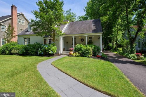 408 Beechwood Ave, Tavistock, NJ 08033-1105