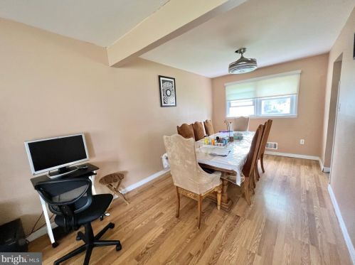 8 Albans Ave, Trenton, NJ 08618-1806