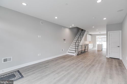 1719 27 St, Philadelphia PA 19121-2824 exterior