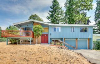 152 155th Ave, Bellevue, WA 98007-5321
