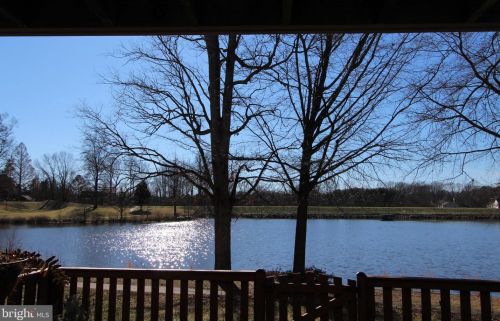 5524 Beaconsfield Ct, Springfield, VA 22015-1913