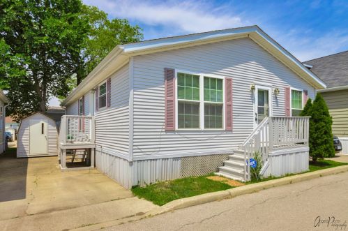 723 7th St, Northfield, IL 60093-2809
