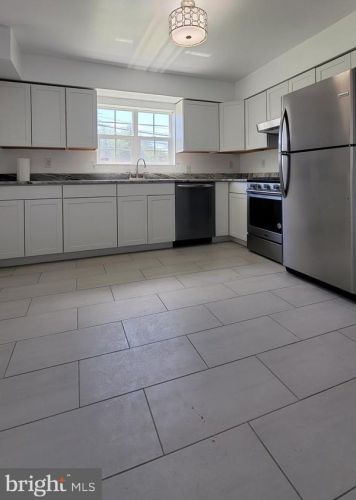 13 Dunham St, Trenton NJ  08618-3638 exterior