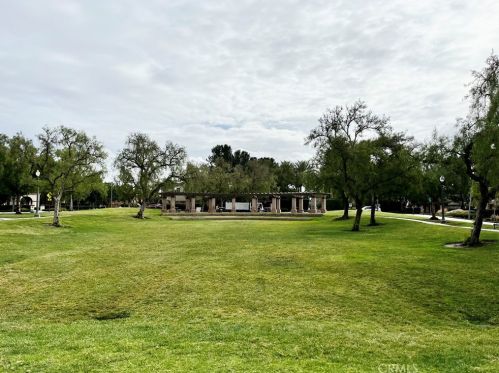 21 Salton, Irvine CA  92602-2425 exterior