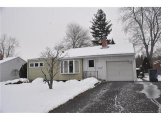 81 Harding St, Hartford, CT 06109-1515