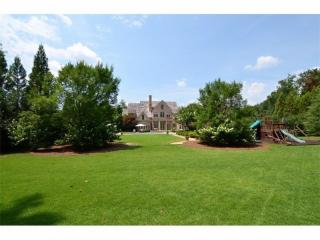 10 Leighton Ct, Atlanta, GA 30327-4308