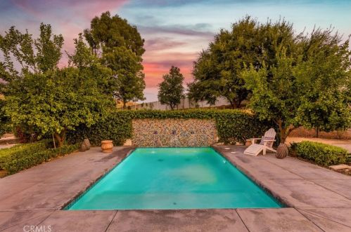 1015 Tiger Tail Dr, Riverside CA  92506-5423 exterior