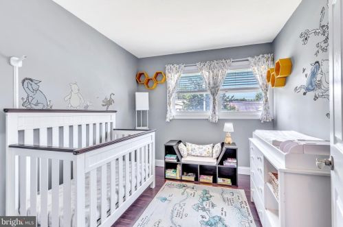 25 Amsterdam Rd, Trenton NJ 08620-1902 exterior