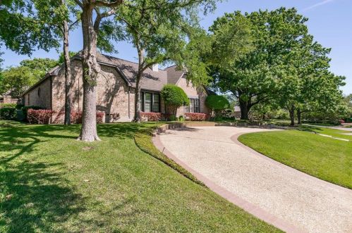 6725 Dartbrook Dr, Dallas TX  75254-7921 exterior