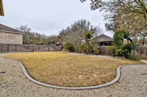 8200 Alophia Dr, Austin TX  78739-1998 exterior