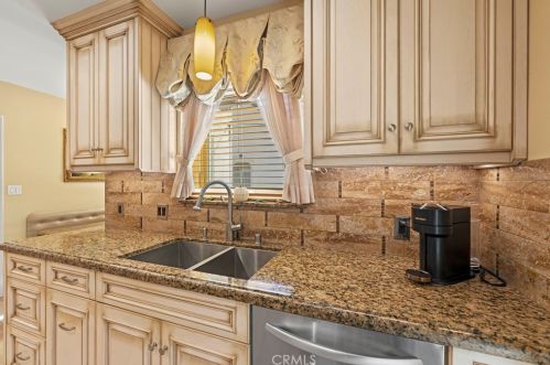 1215 Cordova Ave, Glendale CA  91207-1734 exterior