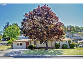 2165 Kline St, Roseburg, OR 97471-1771