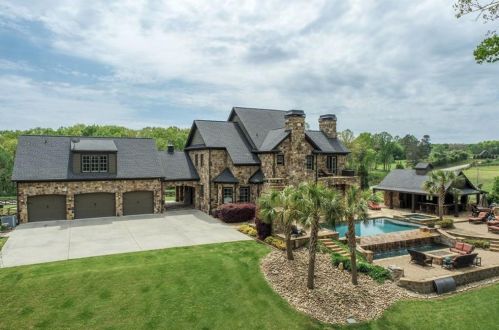 4768 Helton Rd, Gainesville, GA 30506-2820