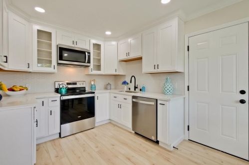 1053 Douglas Ct, San Leandro CA  94577-1469 exterior