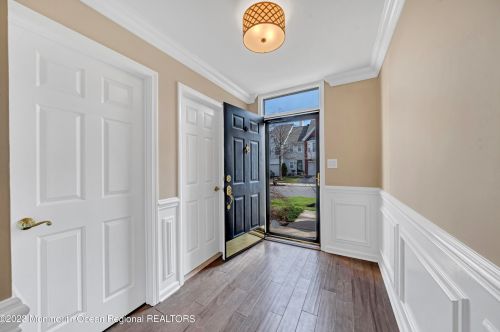 37 Fox Meadow Ln, Holmdel Village, NJ 07733-2711