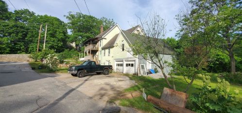 263 Village St, Concord, NH 03303-4521