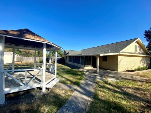 610 Barron Ave, Fort Worth TX  76140-3906 exterior