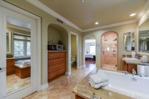 25 Blue Smt, Irvine CA  92603-0168 exterior