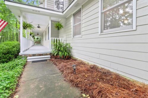 100 Bent Arrow Dr, Stockbridge GA  30281-4839 exterior