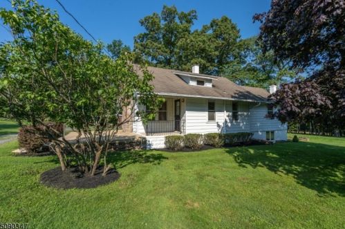 62 Leffler Hill Rd, Flemington, NJ 08822-2612