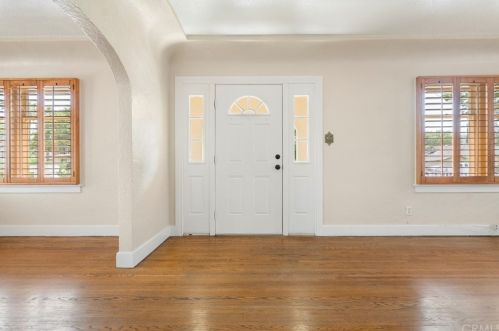 4145 3rd St, Riverside, CA 92501-2648