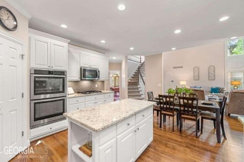165 Fieldsborn Ct, Atlanta GA  30328-1039 exterior