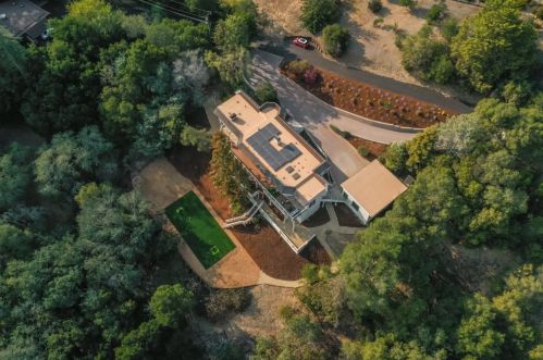 13581 Wildcrest Dr, Los Altos, CA 94022-3433