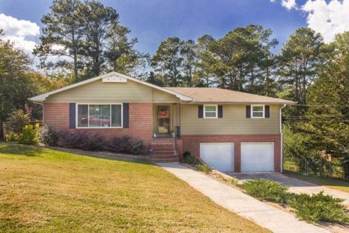 215 Westerly Dr, Dalton, GA 30720-4080