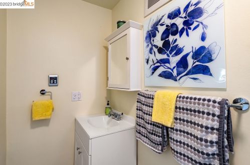 1730 Hearst Ave, Berkeley, CA 94703-1381