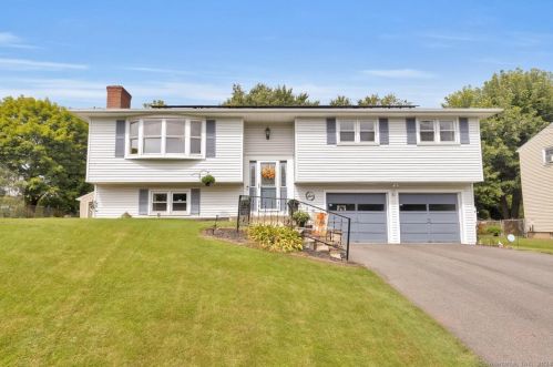 75 Boylston St, Meriden, CT 06450-4737