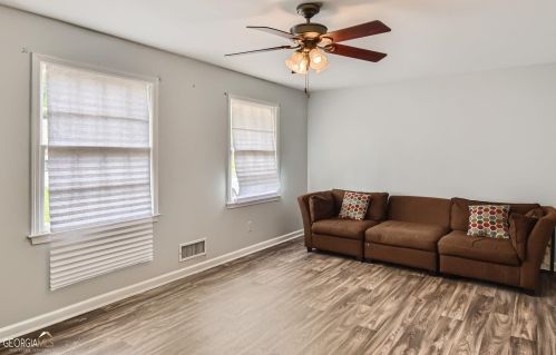 2819 Shelley Ln, Ellenwood, GA 30294-4036