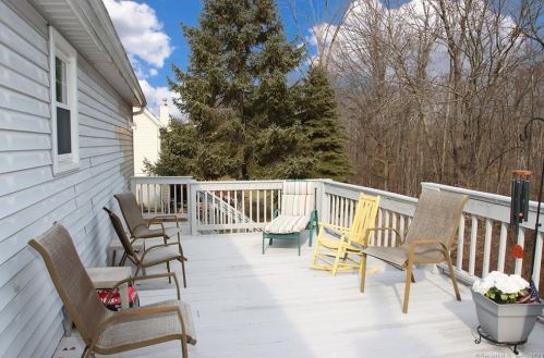 207 Timber Ridge Rd, Middletown CT  06457-7525 exterior
