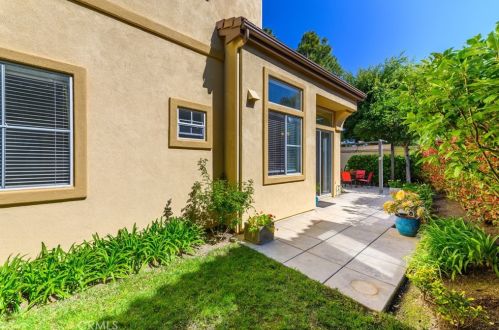 22 Del Ventura, Irvine, CA 92606-8857