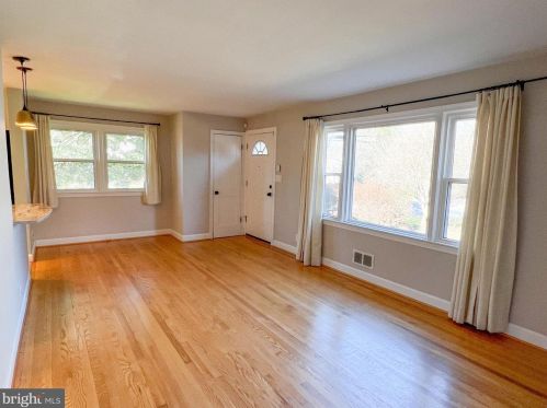 4426 Strathmore Ave, Garrett Park MD  20896-1544 exterior