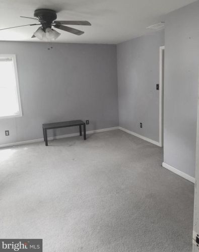 100 Chestnut Ave, Camden NJ  08107-2207 exterior