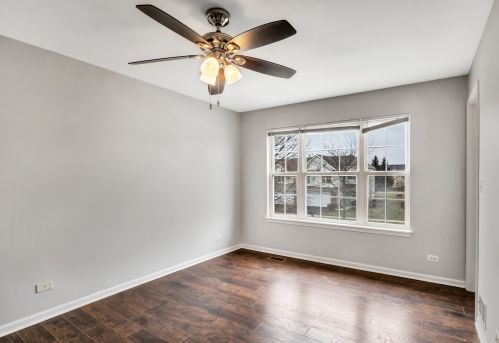 590 Yorkshire Ln, Pingree Grove IL  60140-9159 exterior