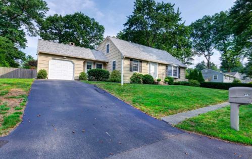 40 Nottingham Dr, Nashua, NH 03062-3138