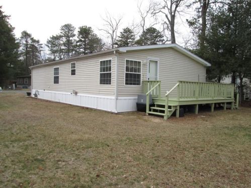 32 Kelly Ln, Coventry, RI 02816-4027