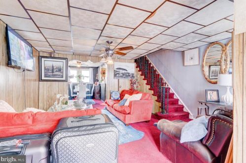 6617 Guyer Ave, Philadelphia, PA 19142-2602