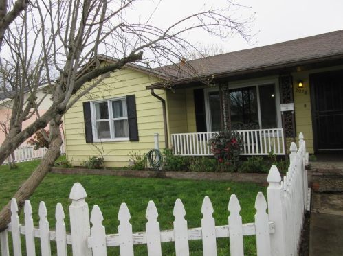2028 Encina Ave, Modesto, CA 95354-1701