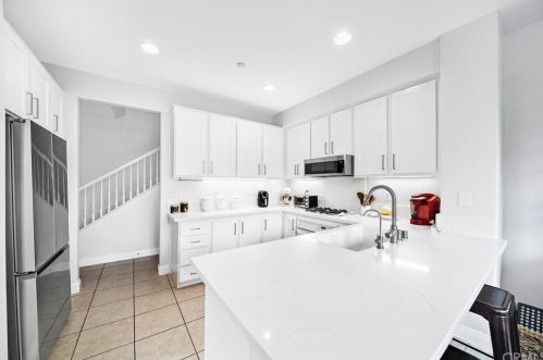 21 Lilac, Irvine CA  92618-6909 exterior