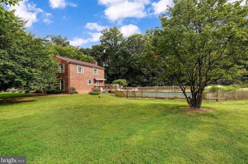4716 Angus Dr, Gainesville, VA 20155-1217
