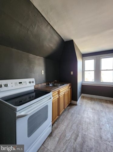 5115 12 St, Philadelphia PA 19147-1802 exterior