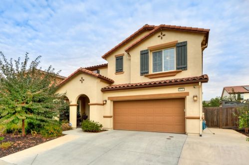 8121 Demui Way, Elk Grove, CA 95757-6205