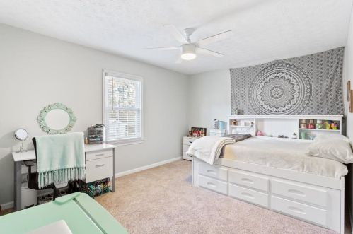 165 White Acres Dr, Stockbridge GA  30281-2261 exterior