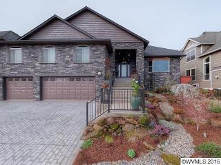6857 Flicker Dr, Salem, OR 97306-5903