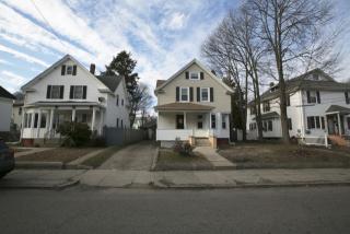 24 Prince St, Pawtucket, RI 02860-2324