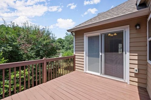 110 Eagle Glen Dr, Holly Springs GA  30189-6915 exterior
