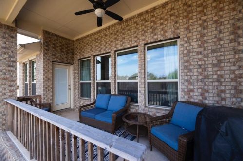 676 Catalina Ln, Austin TX  78737-4715 exterior